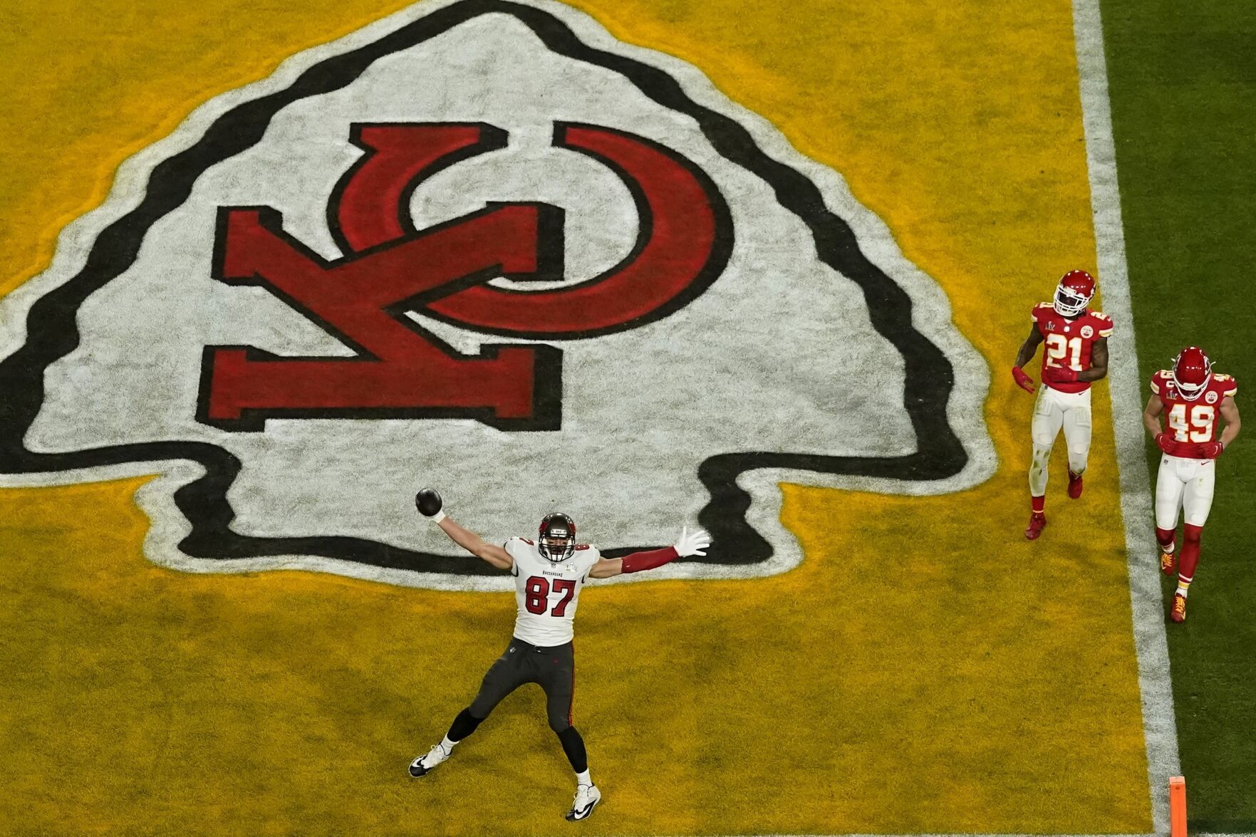 APTOPIX Chiefs Buccaneers Super Bowl Football